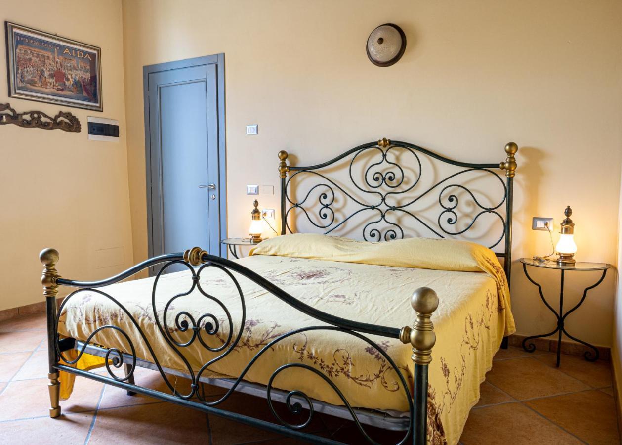 Fermo Della Guazzona Bed & Breakfast Busseto Eksteriør bilde